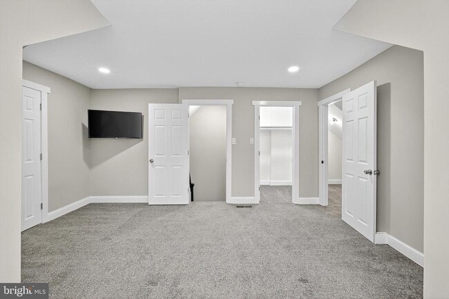 Building Photo - 2417 Washington St