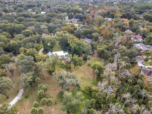 Building Photo - 8 Fernwood Trail