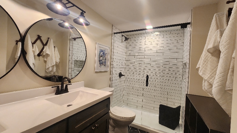 Building Photo - 1704 S Forest Dr