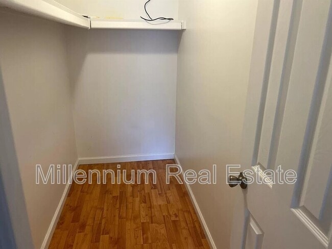 Building Photo - 50432 Bay Run S