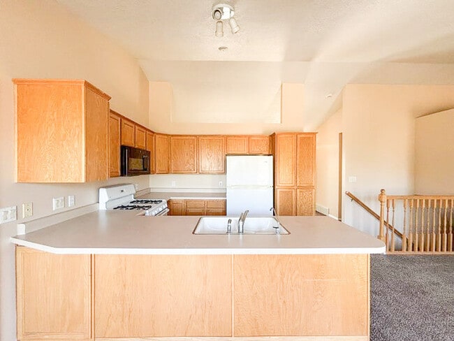 Building Photo - Spacious 5-Bedroom Home in Stansbury Park ...