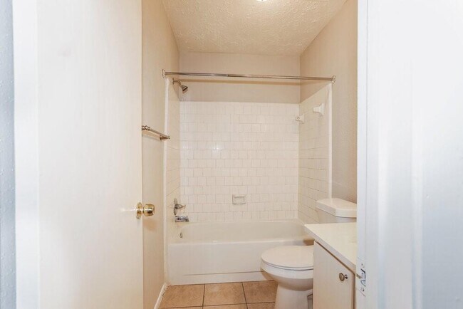 Building Photo - 4510 Tylergate Dr