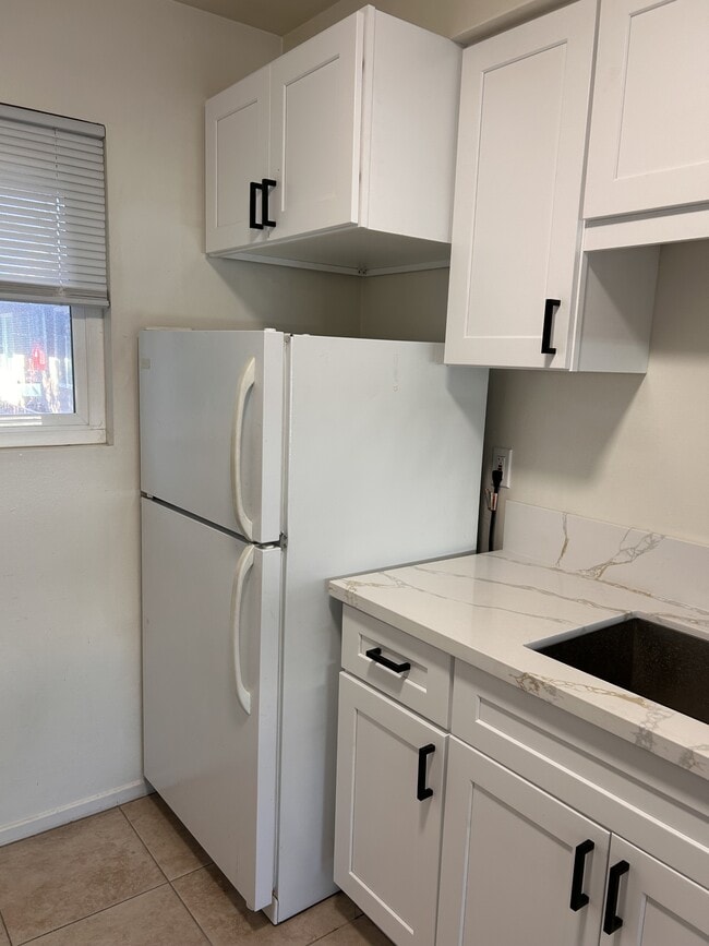 Building Photo - 7010 Jordan Ave