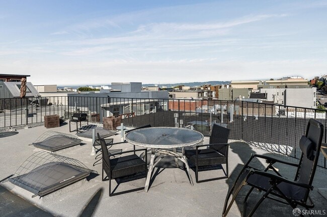 Building Photo - 444 Francisco St