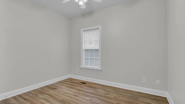 Building Photo - Nestled between Southside & St. Elmo - 3 b...