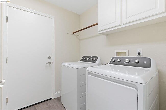 Building Photo - 1067 Somersby Way
