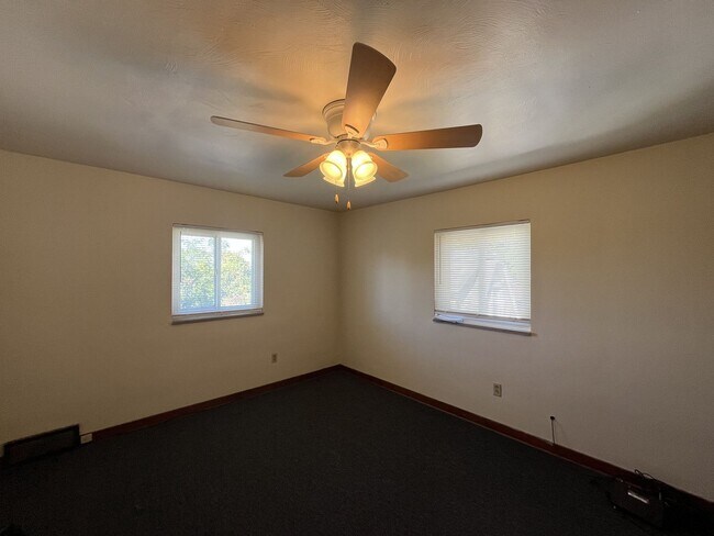 Building Photo - 7921-7927 Graff Ave. [ESCROWED]
