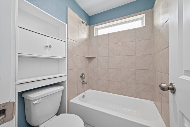 Building Photo - 2526 Sturgeon Wy