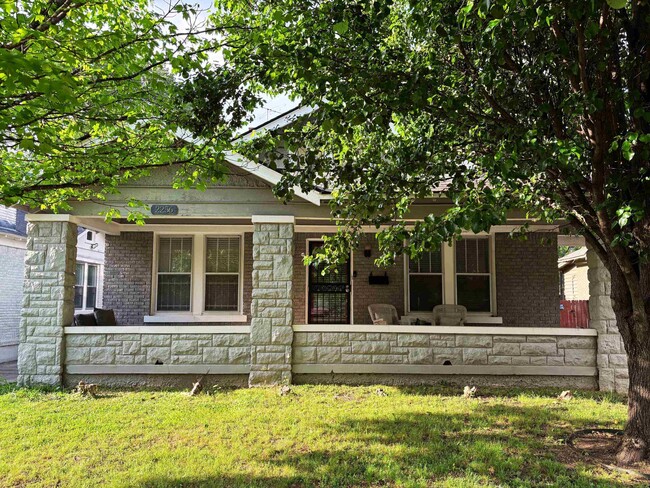 Primary Photo - 2256 Evelyn Ave