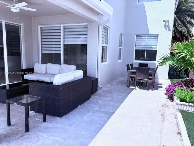 Building Photo - 8551 NW 110th Ave