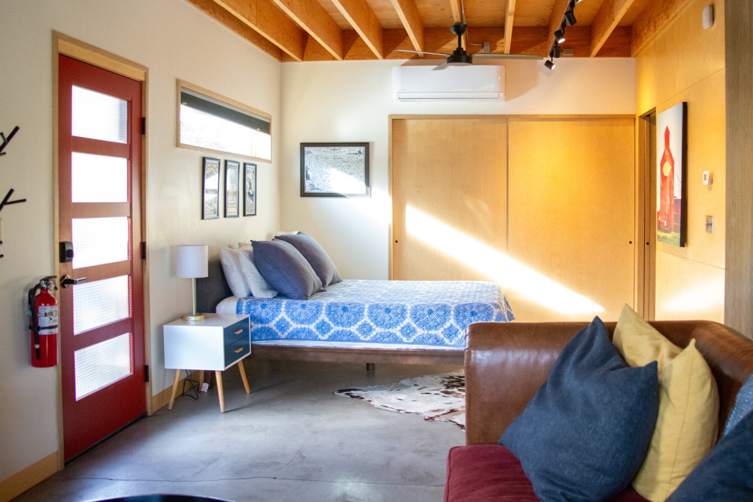 Building Photo - 602 N Willson Ave