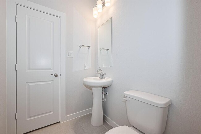 Building Photo - 307 Roselle Leaf Dr