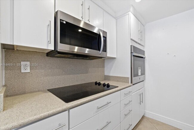 Building Photo - 2451 Brickell Ave