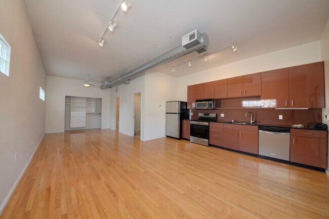 Building Photo - 400 Copper Ave NW