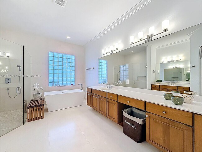 Building Photo - 4268 SW 141st Ave