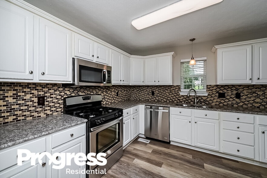 Building Photo - 113 Bradford Cir