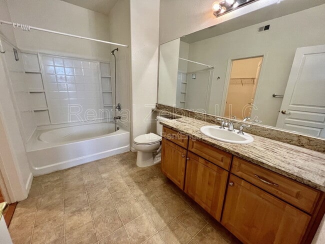 Building Photo - 1360 Shady Ln