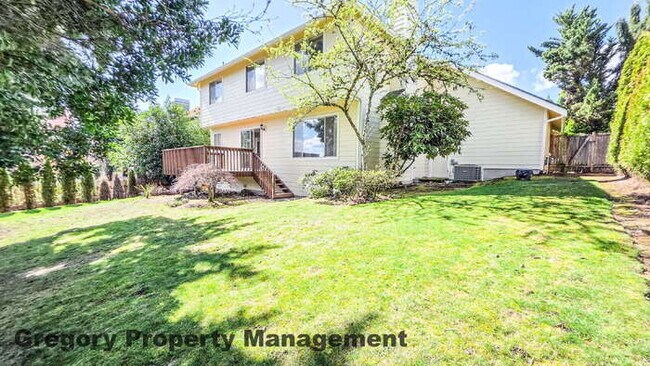 Building Photo - Light and Bright Home in the Desirable Upland View Neighborhood