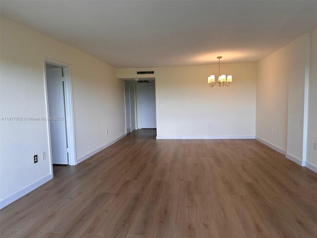 Building Photo - 155 Ocean Ln Dr