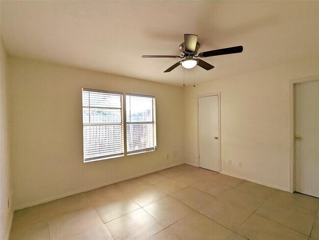 Building Photo - 12224 Ormandy St