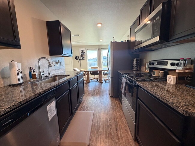 Building Photo - Charming 3-Bed, 2-Bath Retreat in Wolfforth