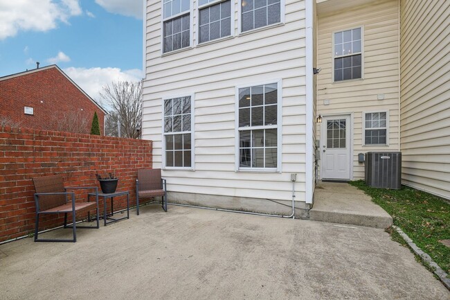 Building Photo - 7841 Heaton Way