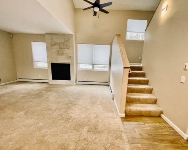 Building Photo - 171 Burgundy Cir
