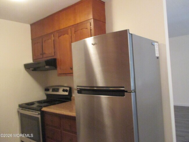 Building Photo - 363B Chesterfield Ct