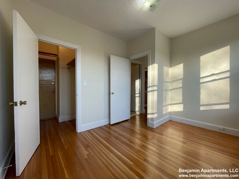 Building Photo - 33 Lancaster Terrace