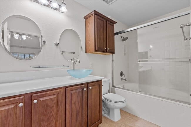 Building Photo - Lovely 2 Bedroom, 2.5 Bath Townhome w/ 2-Car Garage in Cedar Park!