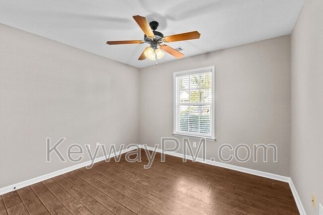 Building Photo - 823 Whispering Willow Ct