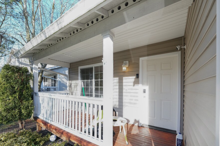 Building Photo - 9821 28th Dr SE