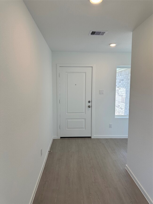 Building Photo - 15131 Willowater Dr