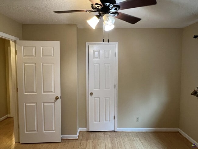 Building Photo - 212 Highland Dr