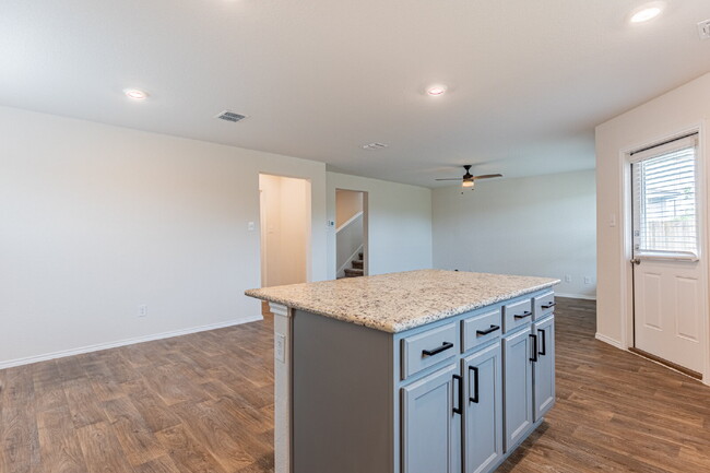Building Photo - 13111 Winemaker Dr