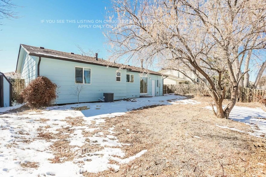 Building Photo - 920 S Waco Way