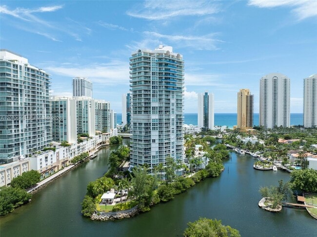Building Photo - 16500 Collins Ave