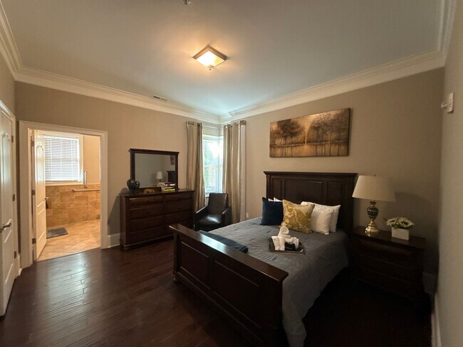 Building Photo - Mint Hill