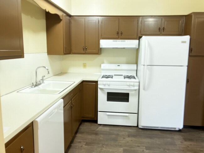 Kitchen View 2 - 1210 Northfield Ave NE