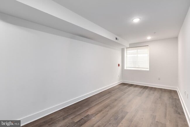 Building Photo - 927 N 42nd St