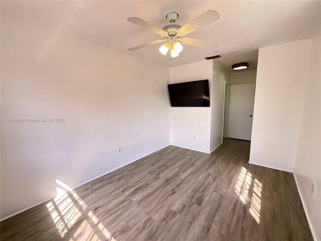 Building Photo - 1675 W 68th St