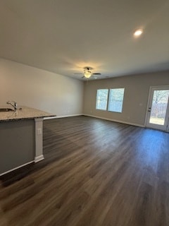 Building Photo - 144 Village Green Dr