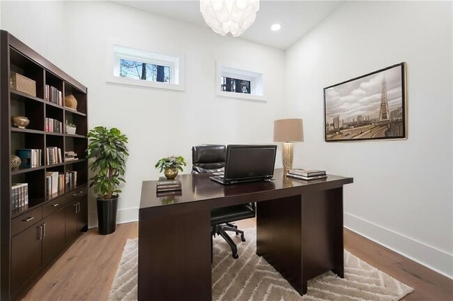 Building Photo - 120 Thome Dr