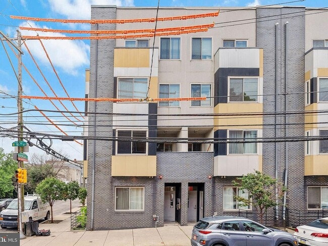 Building Photo - 900 N 16th St