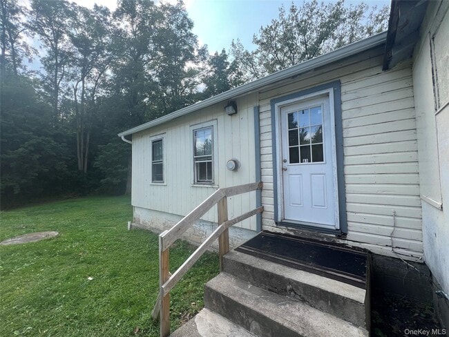 Building Photo - 74 Minnewaska Trail