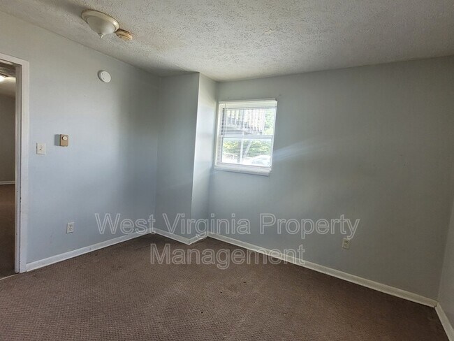 Building Photo - 345 Prosperity Rd