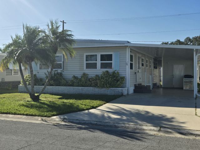 Building Photo - 208 49th Ave W