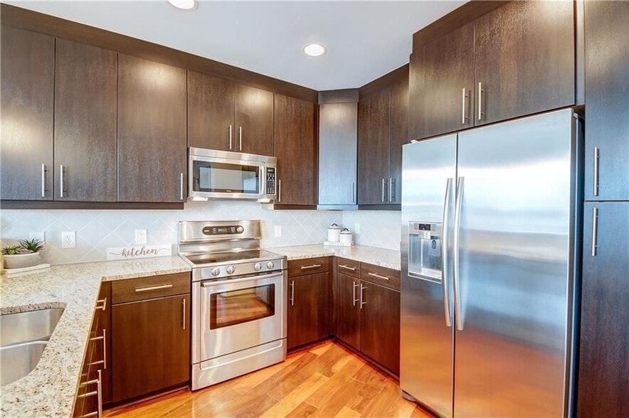 Building Photo - 1080 Peachtree St NE