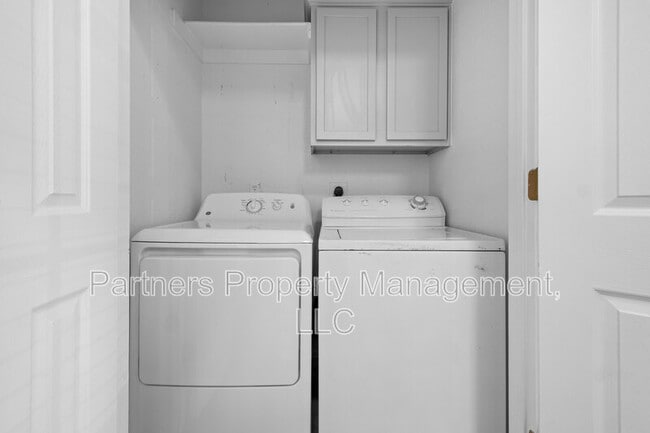 Building Photo - 1128 W Hendrix St