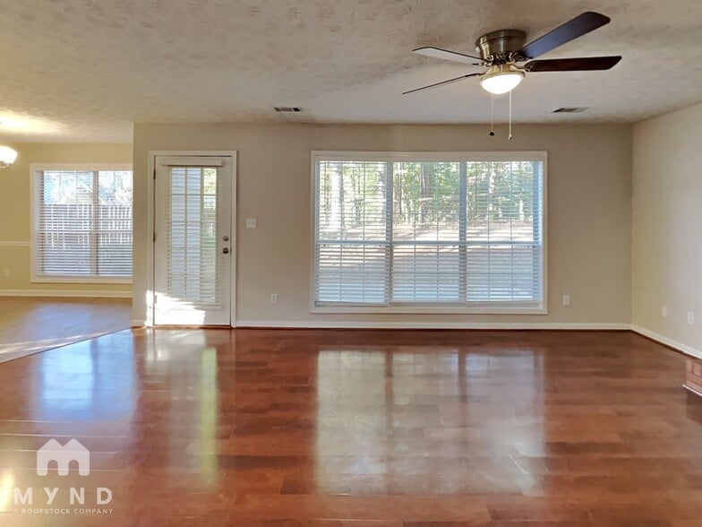 Building Photo - 839 Whitehaven Ln